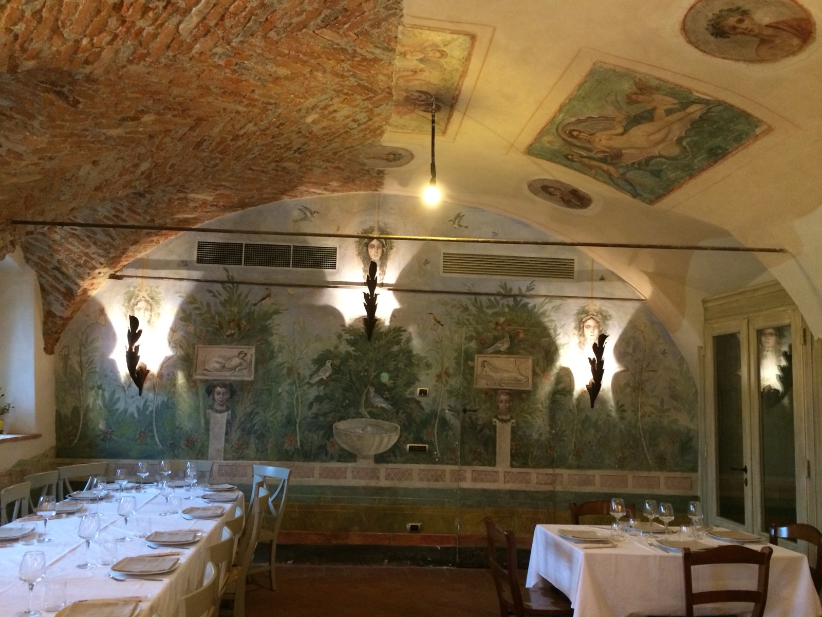 Der Saal mit Kreuzgewölbe